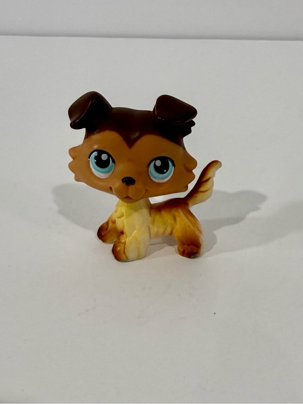 Littlest Pet Shop LPS #58 Collie Dog Figure Brown Tan w/Blue Eyes 2005 Vintage